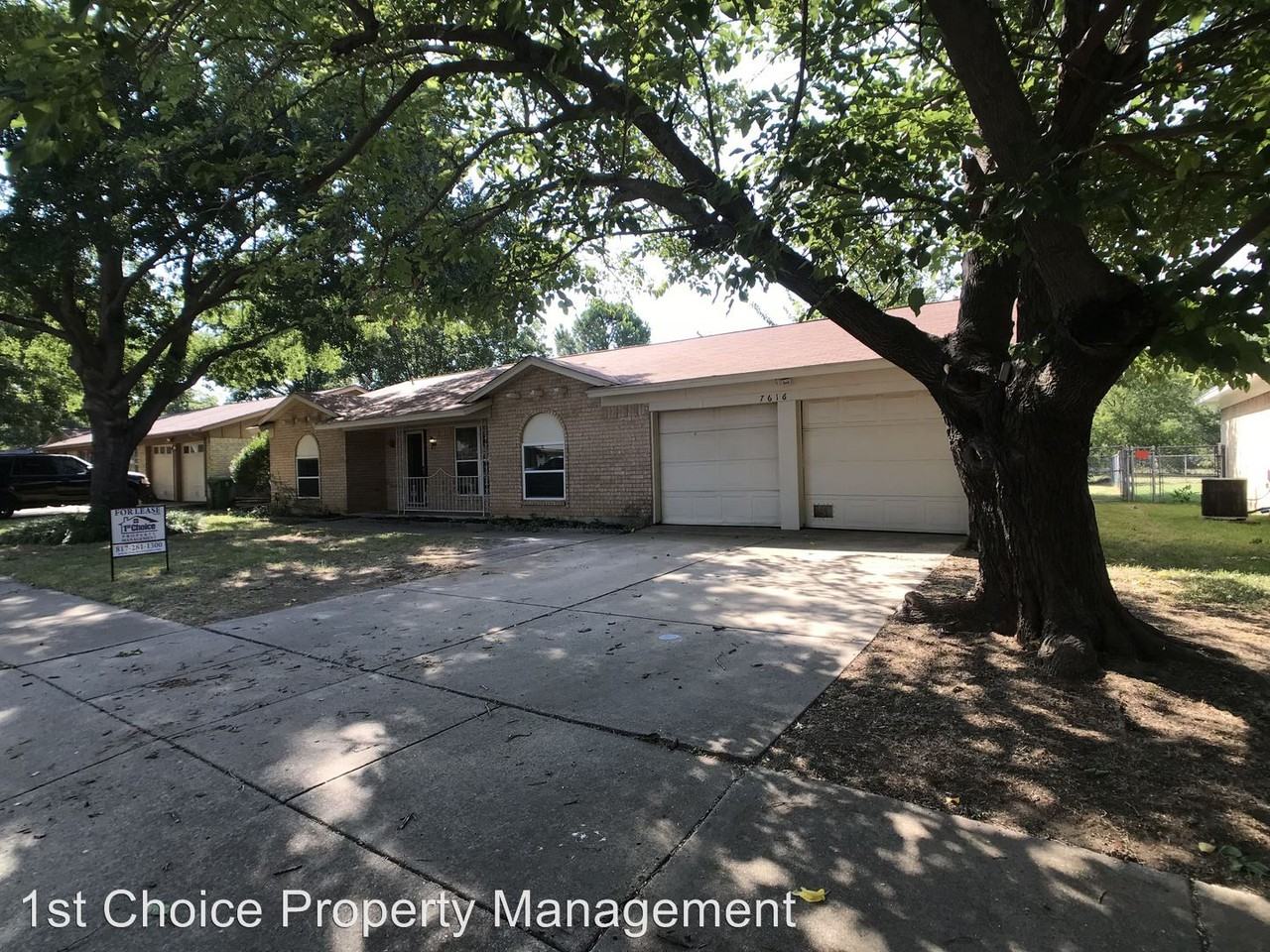 7616 Cir Dr N - Photo 3 of 23