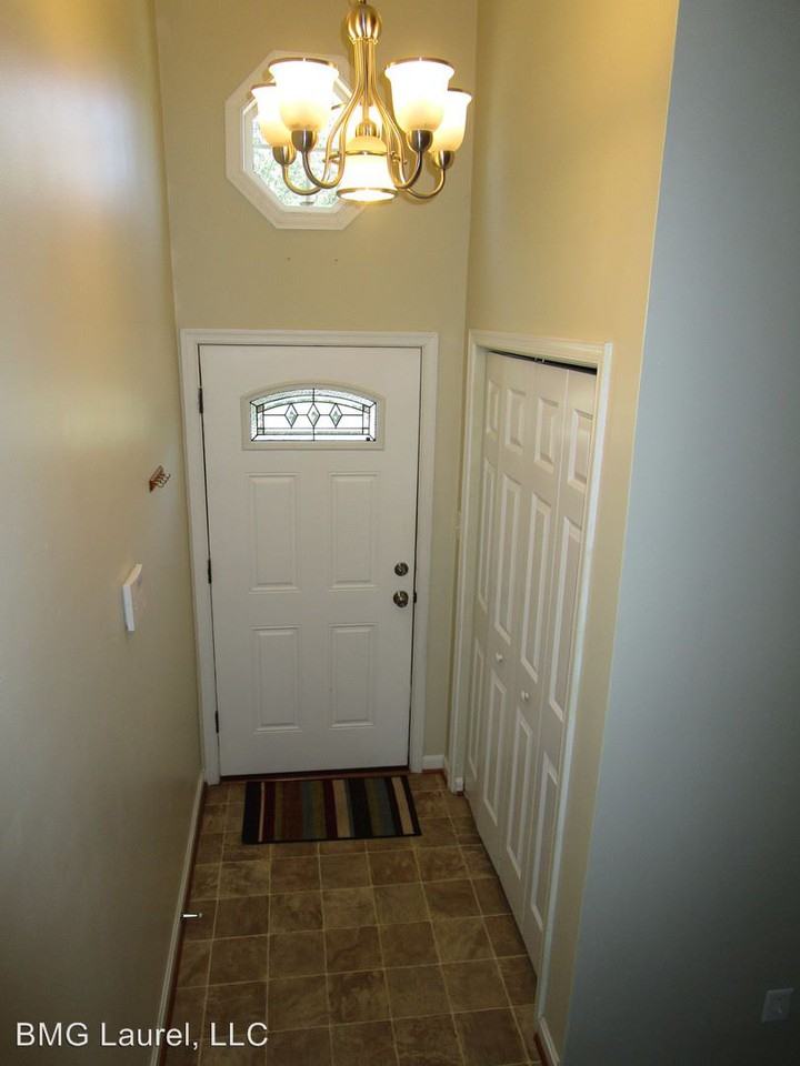 7100 Avesbury Ln - Photo 2 of 13