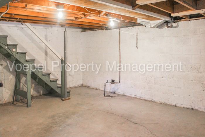 432 E 63rd Terrace - Photo 2 of 9