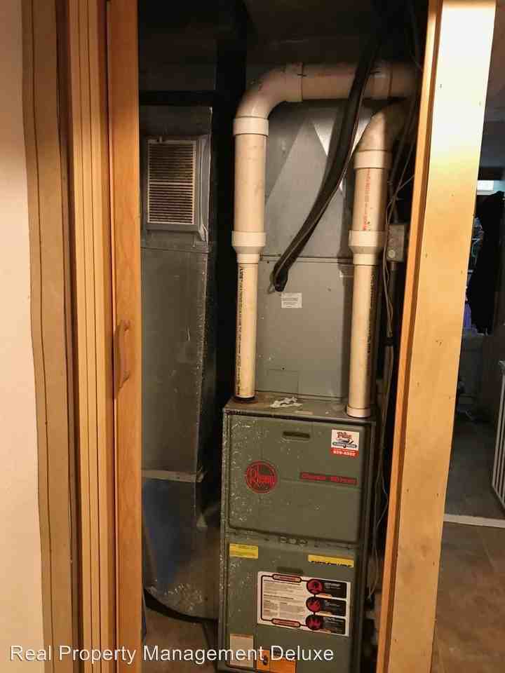 6684 Gould Gray Rd N - Photo 2 of 26