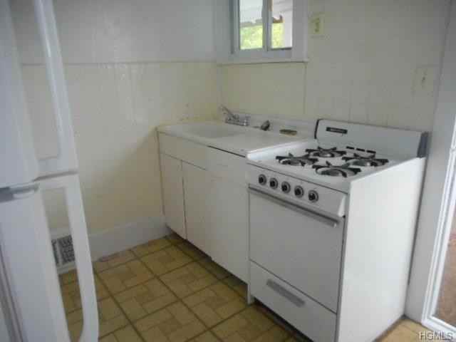 6 Bates Gates Rd - Photo 3 of 7