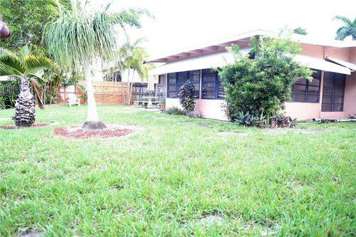 2512 Key Largo Ln - Photo 2 of 8