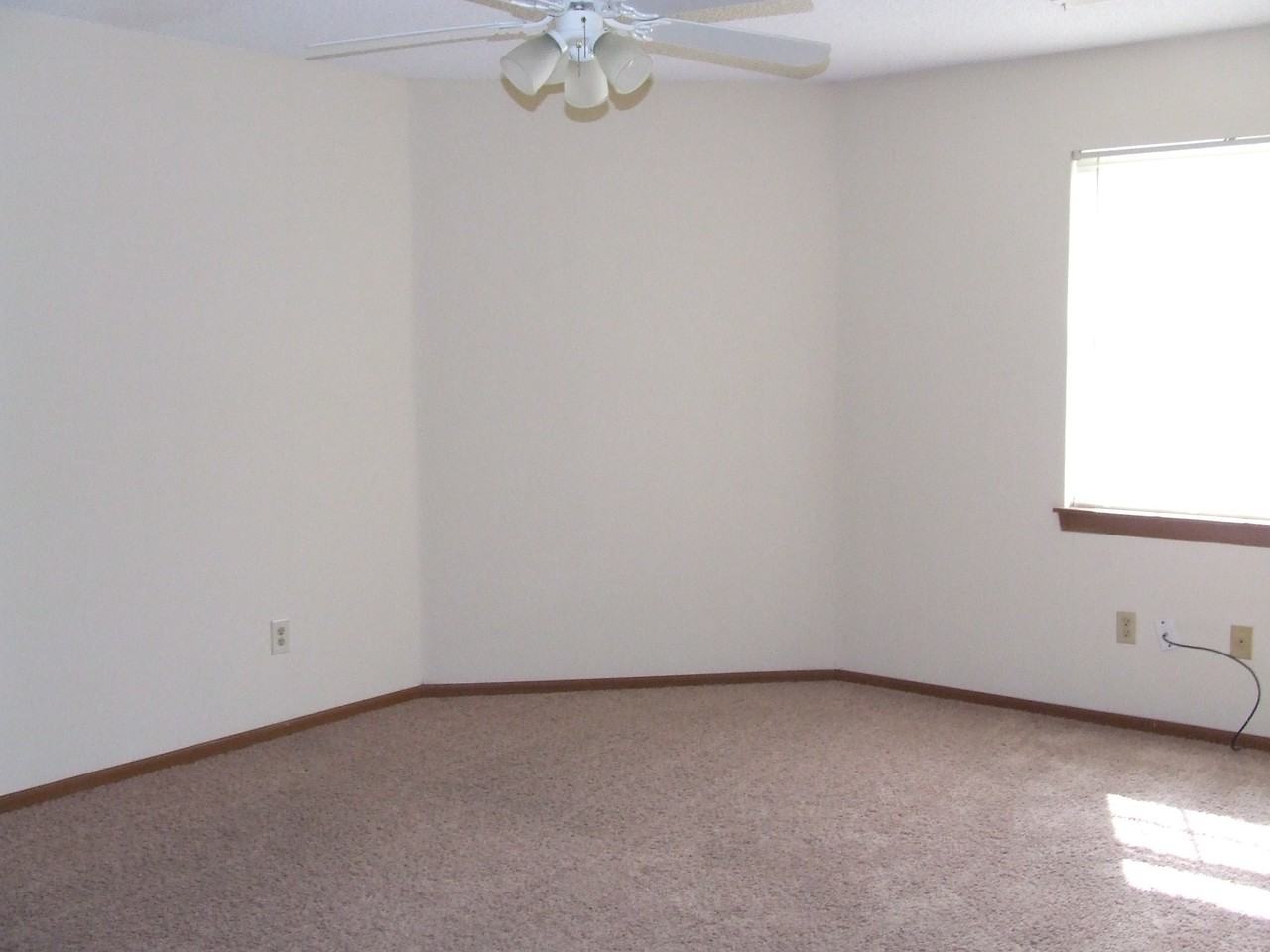 3533 NE Independence Cir - Photo 3 of 12