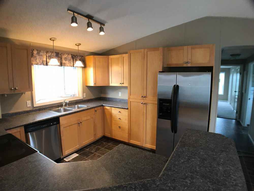 180 Ash Way - Photo 3 of 20