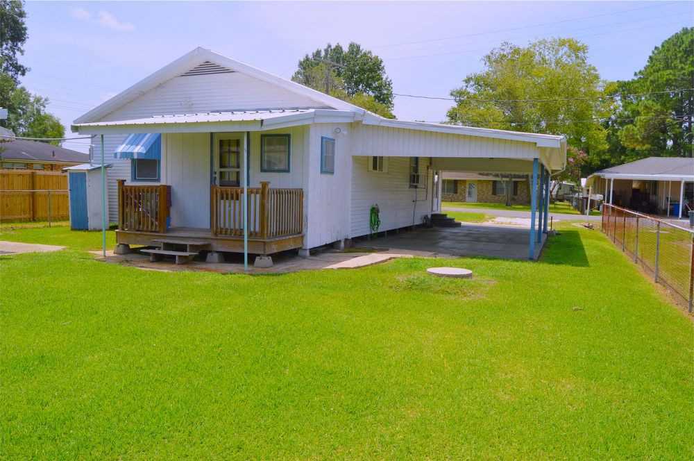 112 Wolf St - Photo 3 of 31