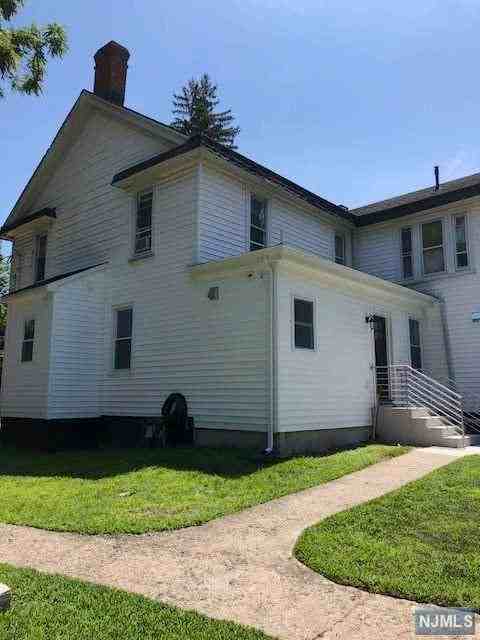 565 Rivervale Rd - Photo 2 of 17
