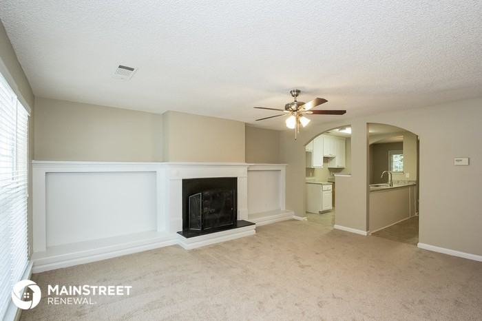 703 Hynds Springs Dr - Photo 2 of 15