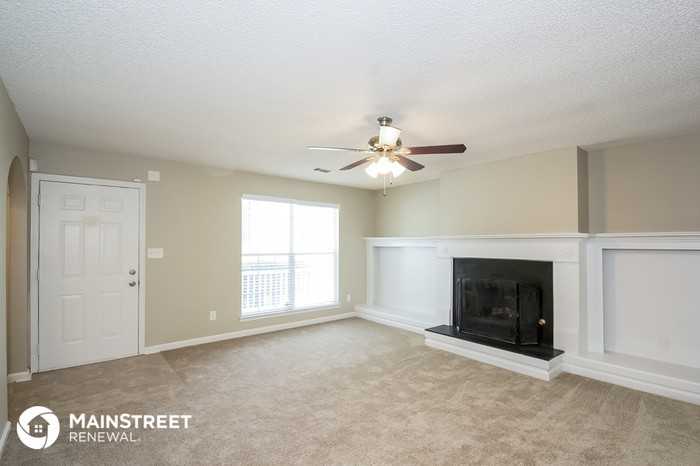 703 Hynds Springs Dr - Photo 3 of 15