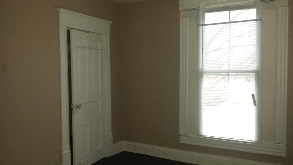 428 N Grant St #B - Photo 3 of 11