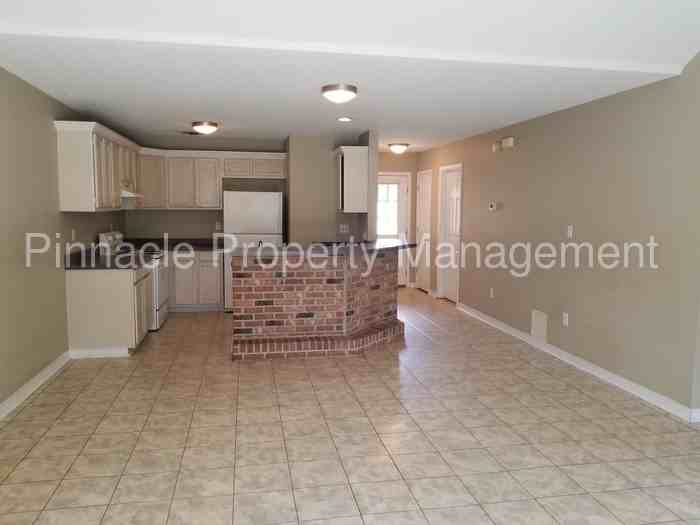 8210 Exchange St - Photo 2 of 10