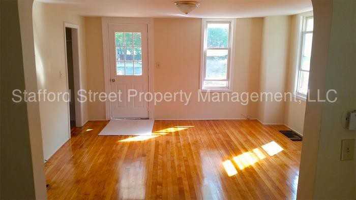 105 Washington St - Photo 2 of 10