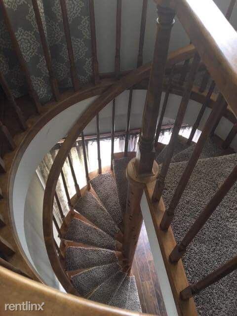 415 Lakeview St - Photo 2 of 9