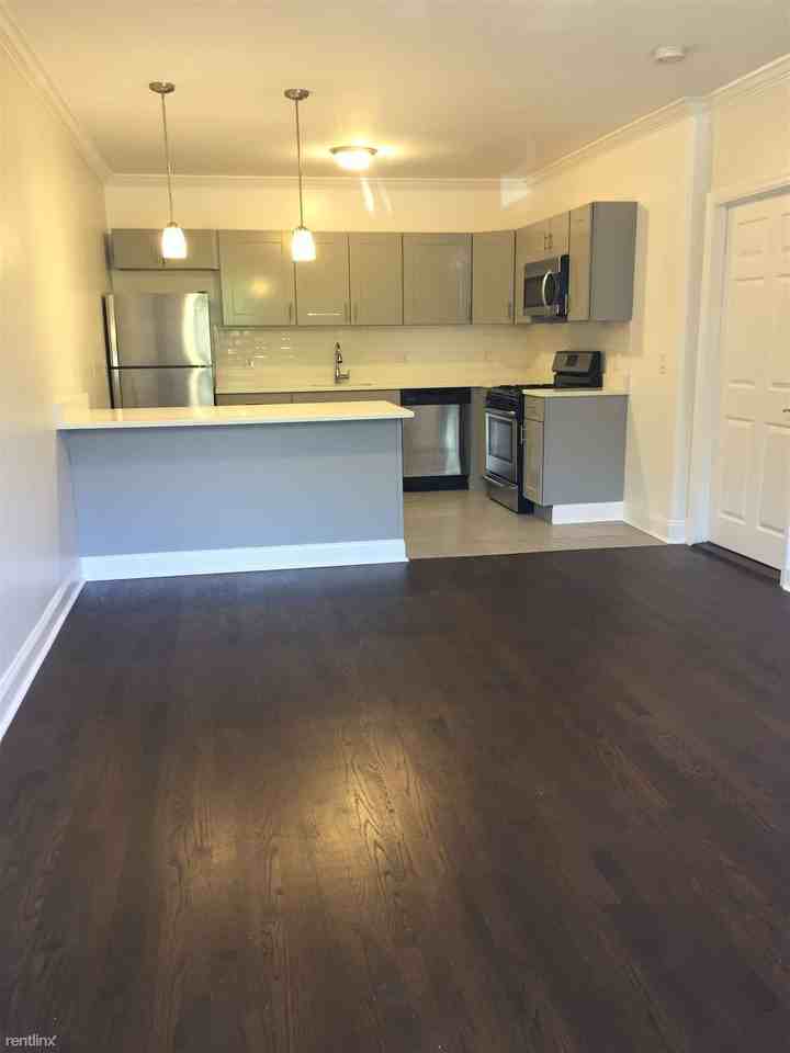 112 Strawberry Hill Ave - Photo 3 of 21