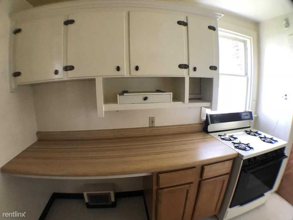 529 S Braddock Ave #1 - Photo 3 of 9