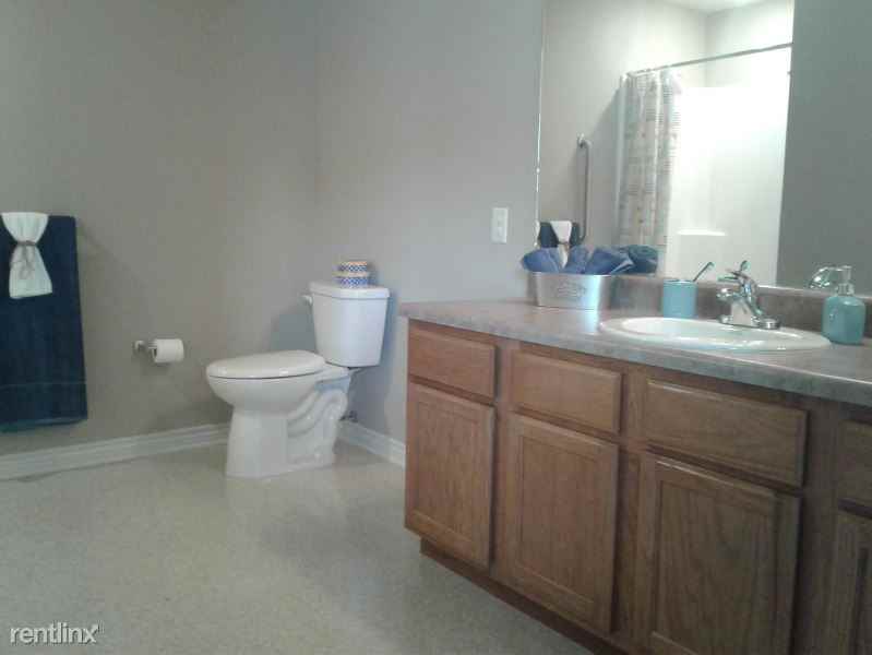 807 N Ridge St - Photo 2 of 12