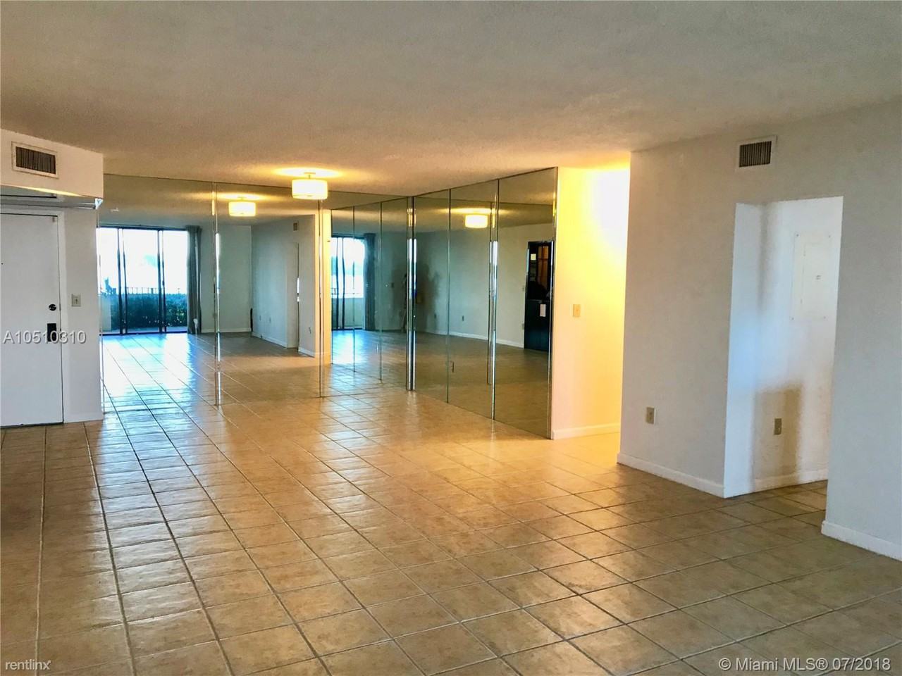 12000 N Bayshore Dr - Photo 2 of 13