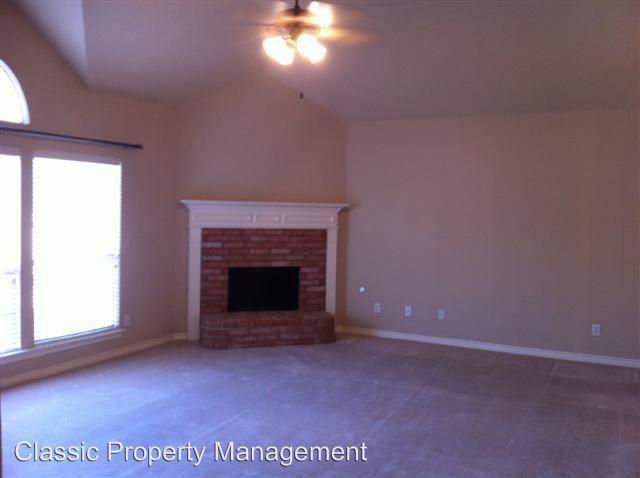 1019 Manchester Dr - Photo 3 of 19