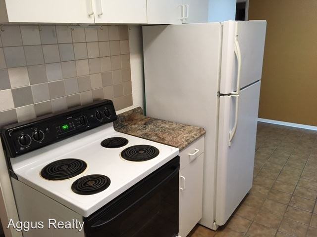 5320 Johnson St - Photo 3 of 22