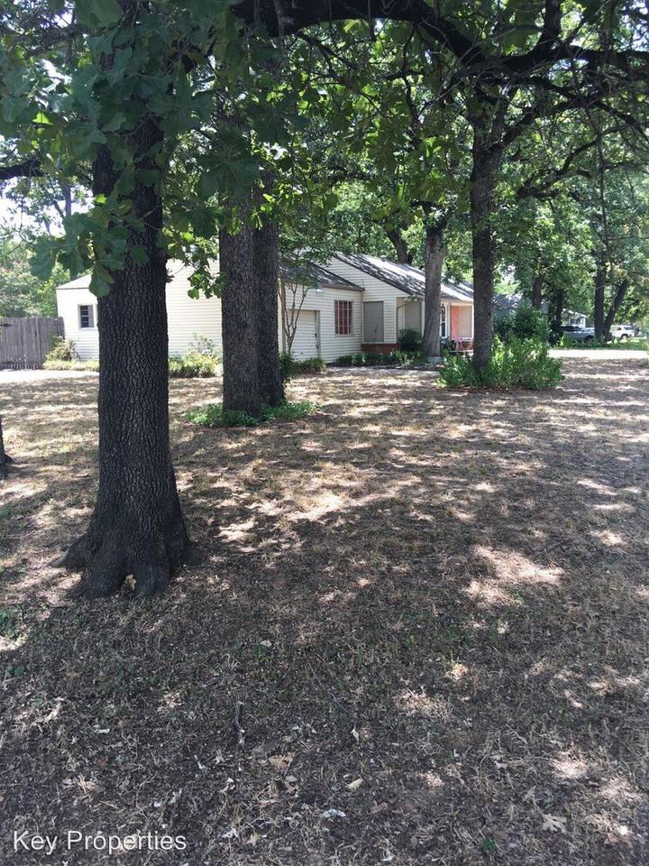 1612 Robinwood Dr - Photo 3 of 23