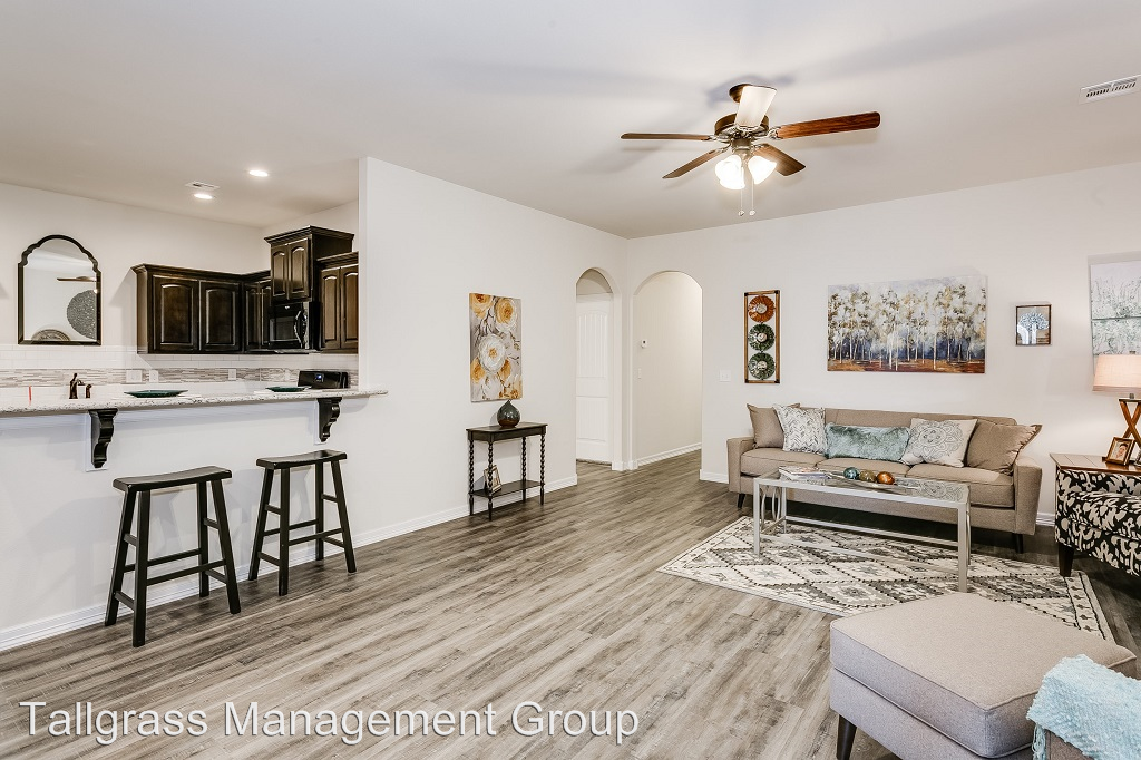 13807 East 104th Ct N - Photo 3 of 11