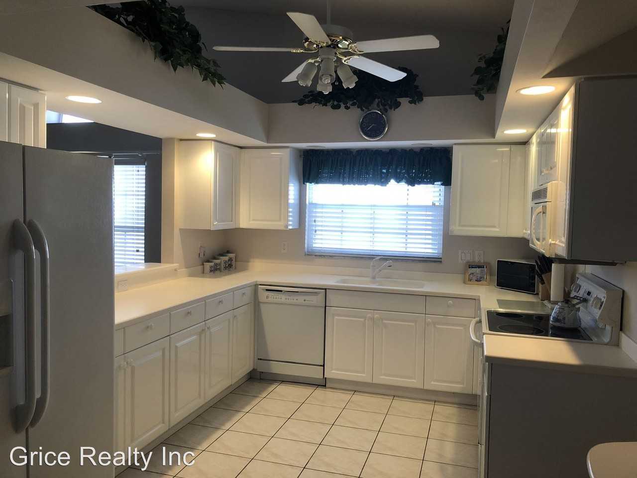 239 Melrose Pl #49 - Photo 3 of 7