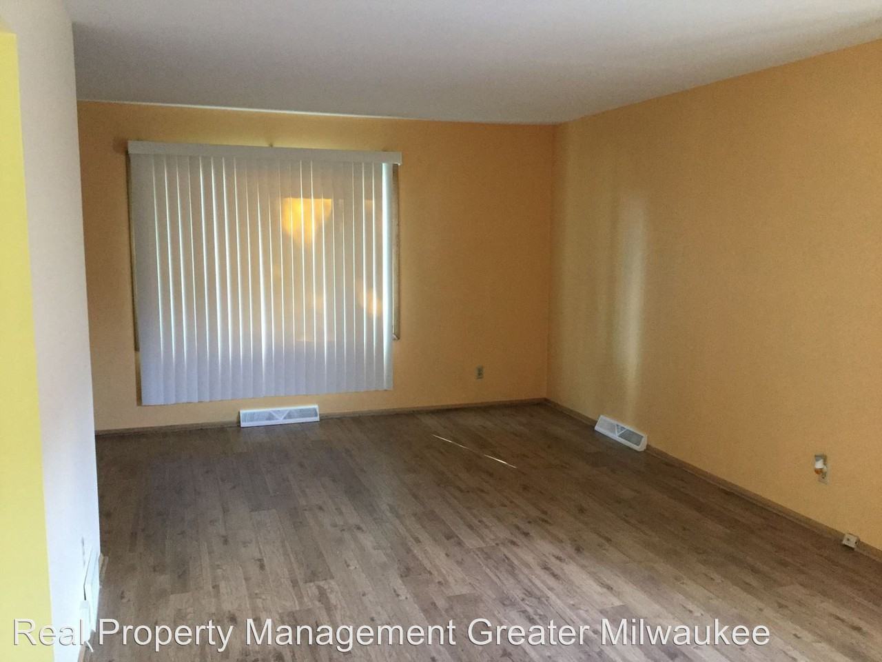 316 S 79th St - Photo 2 of 18