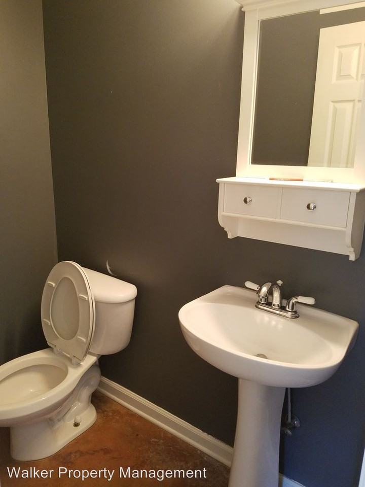 111 Ashley Way - Photo 3 of 16