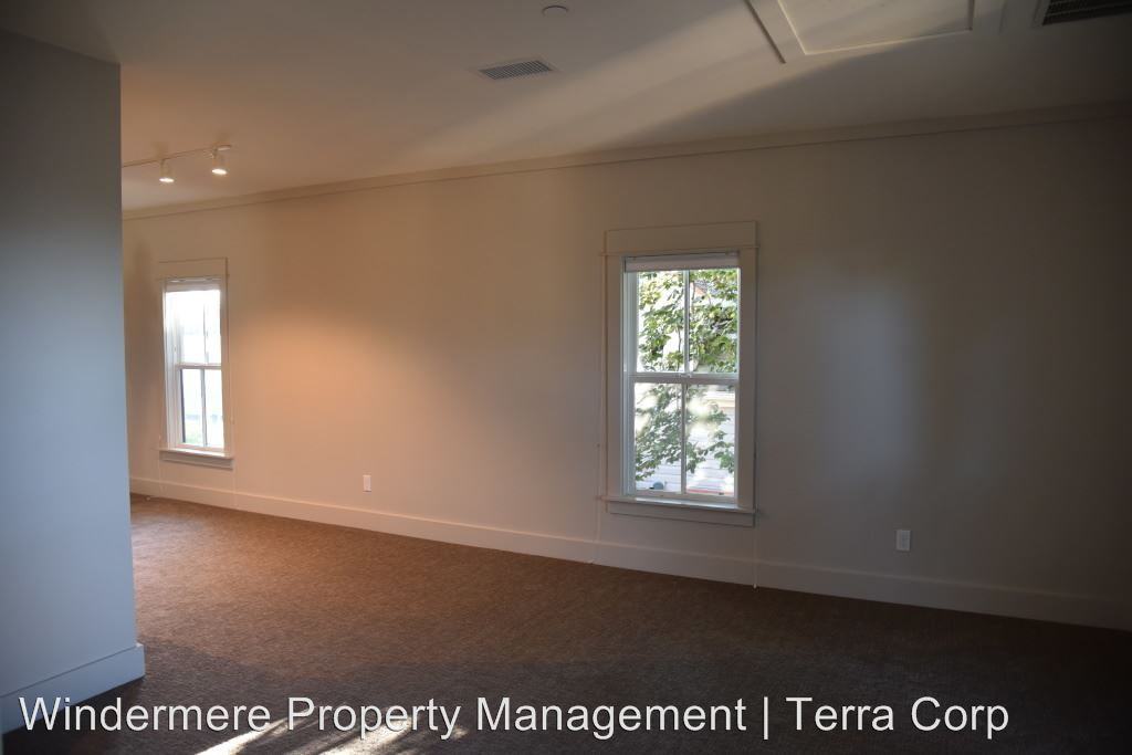 625 Morris St #B4 - Photo 3 of 9