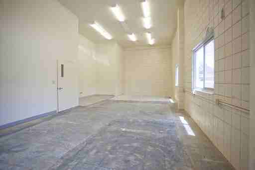 124 N I St - Photo 3 of 9