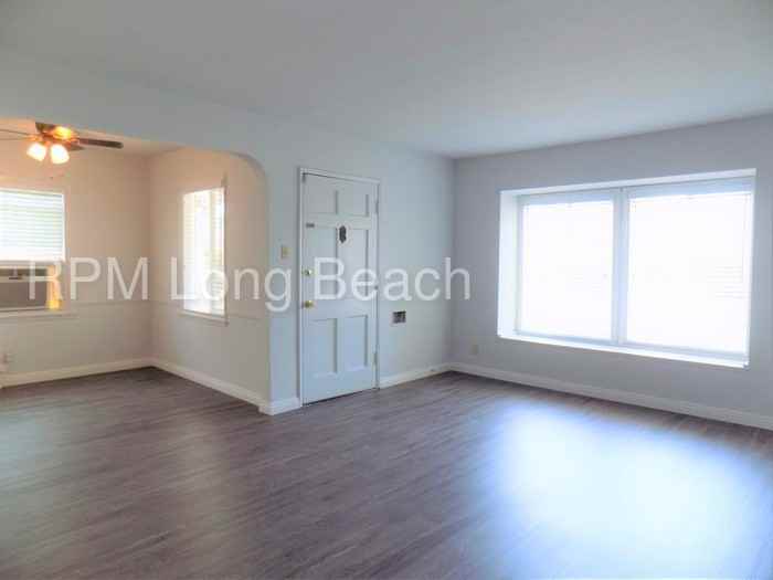 2108 Clark Ave - Photo 2 of 24