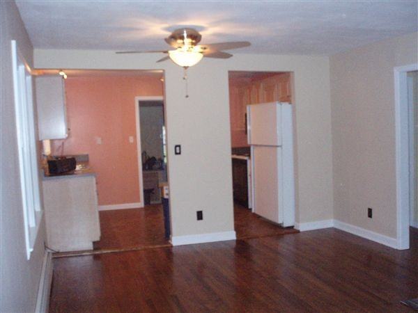 15517 Chelsea St - Photo 2 of 10