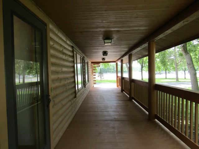 400 E Shipyard Rd - Photo 2 of 22