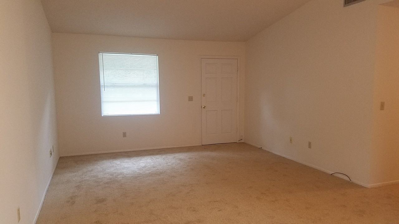 324 Desoto Ave - Photo 3 of 9