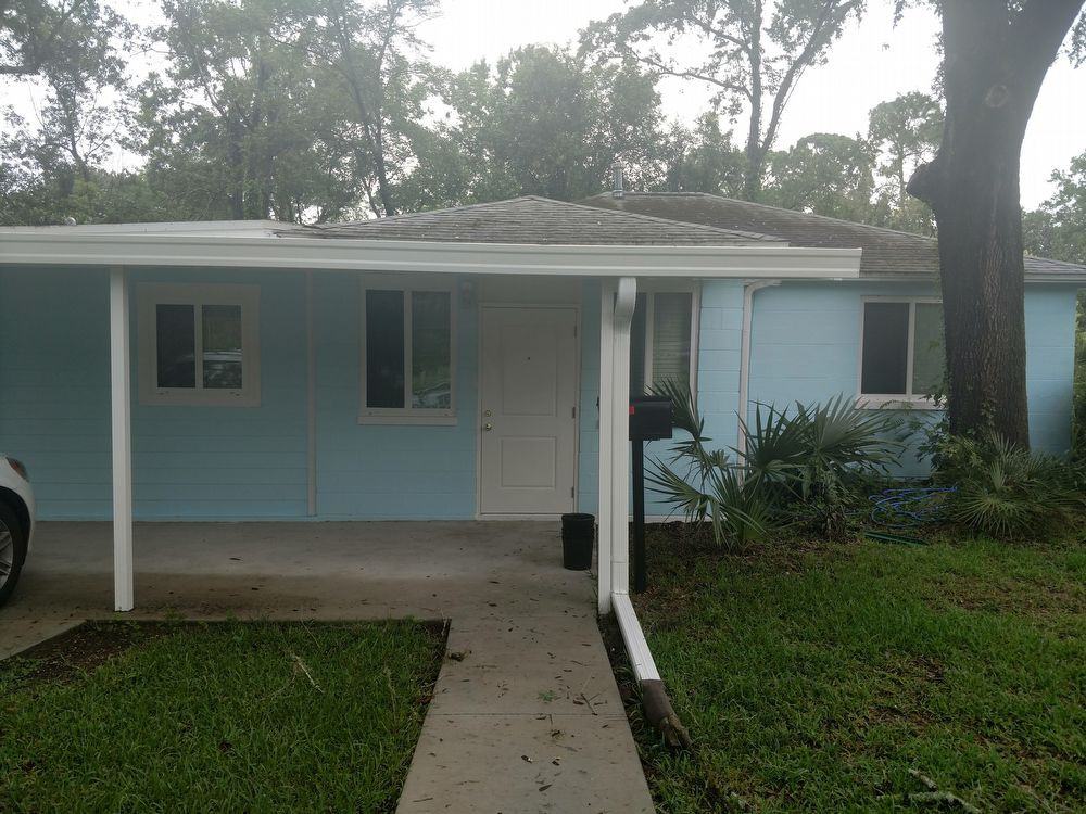 1014 Ne 10th Place