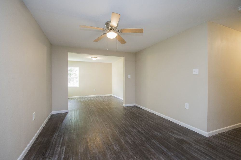 1124 14th Ave N - Photo 2 of 10