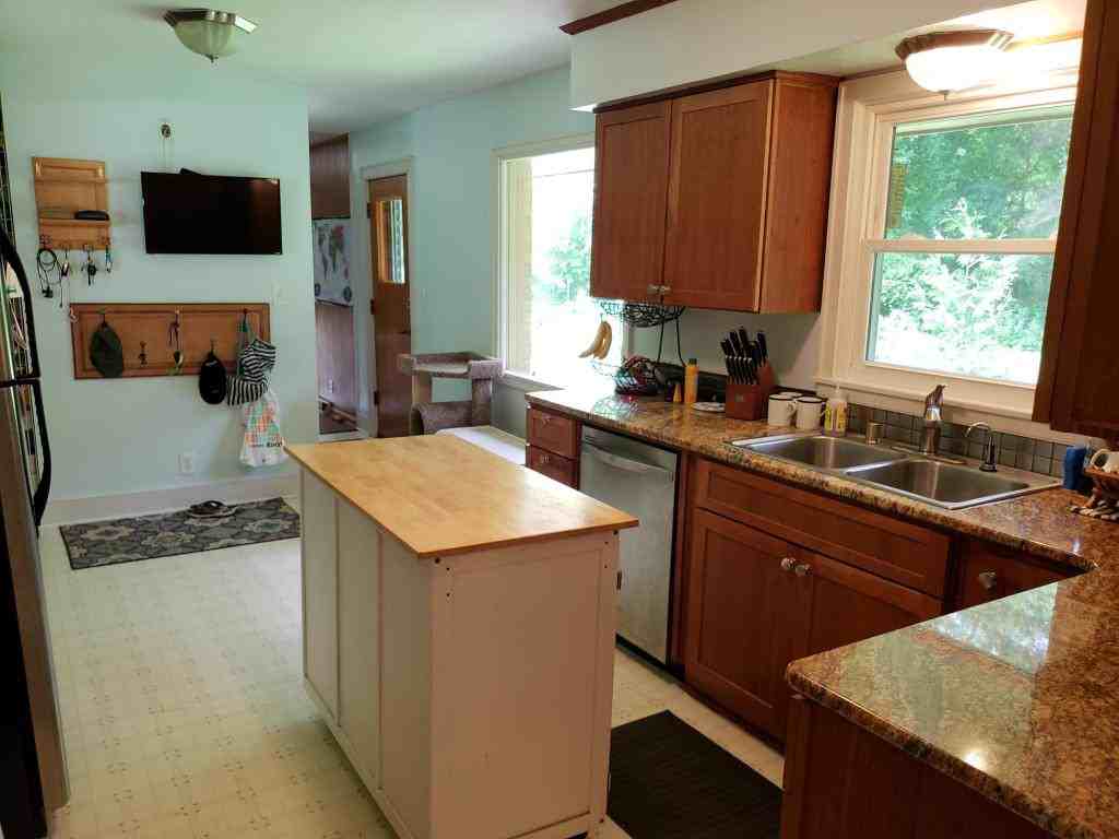 6083 N Milwaukee River Pkwy - Photo 3 of 15