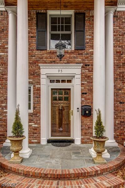 95 Falmouth St - Photo 2 of 23