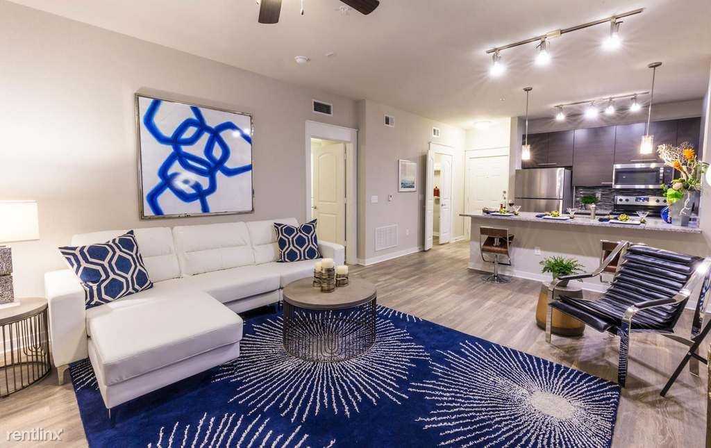 500 W. Medical Center Blvd - Photo 2 of 10