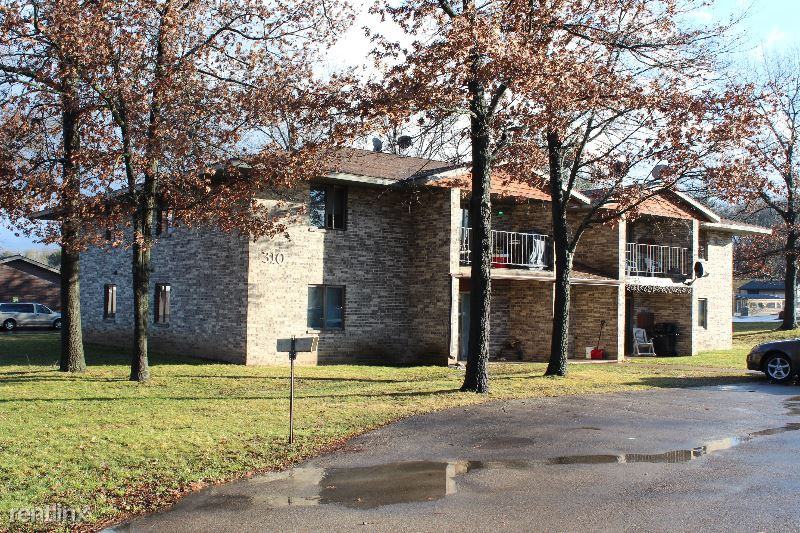 300 W Iola St - Photo 2 of 3