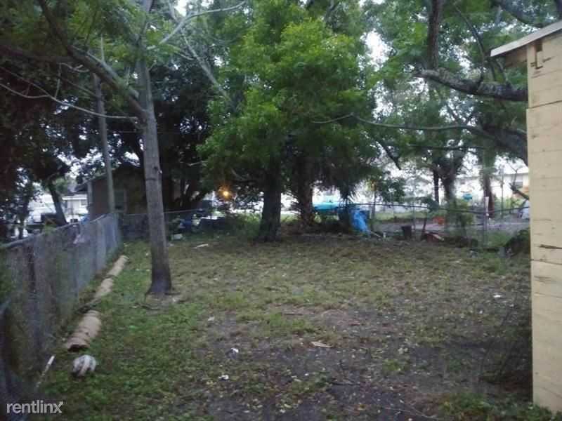 2424 Nokomis Ave - Photo 2 of 5