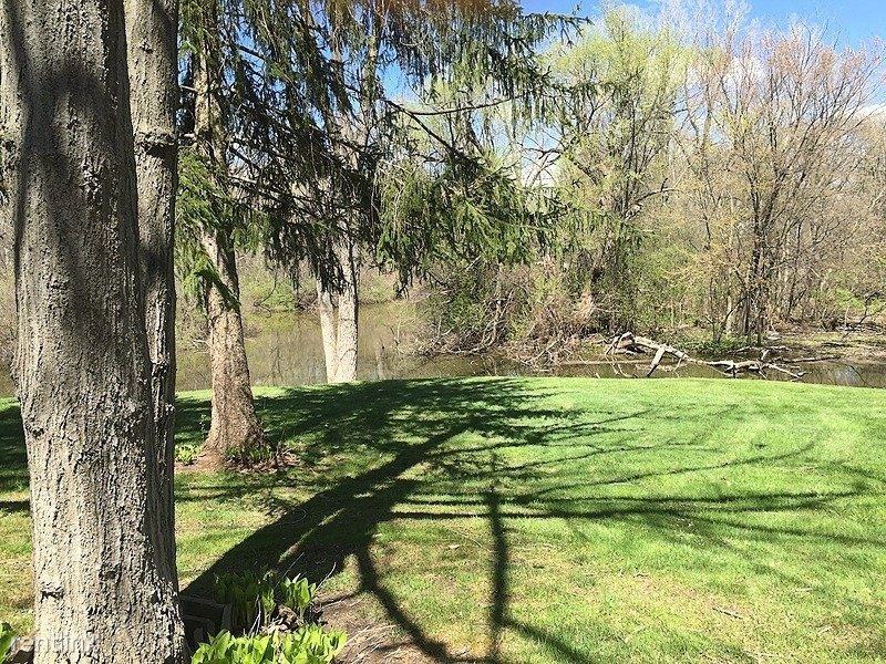 19834 Riverside Dr - Photo 2 of 14