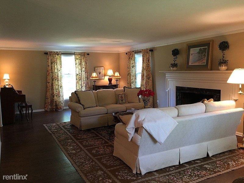 19834 Riverside Dr - Photo 3 of 14