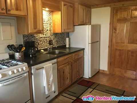 699 Idlewild St - Photo 2 of 20