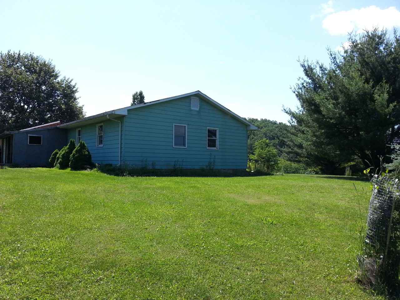 1208 Windfield Dr - Photo 2 of 9