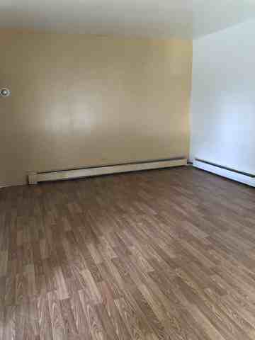 14042 Saginaw Ave - Photo 2 of 5