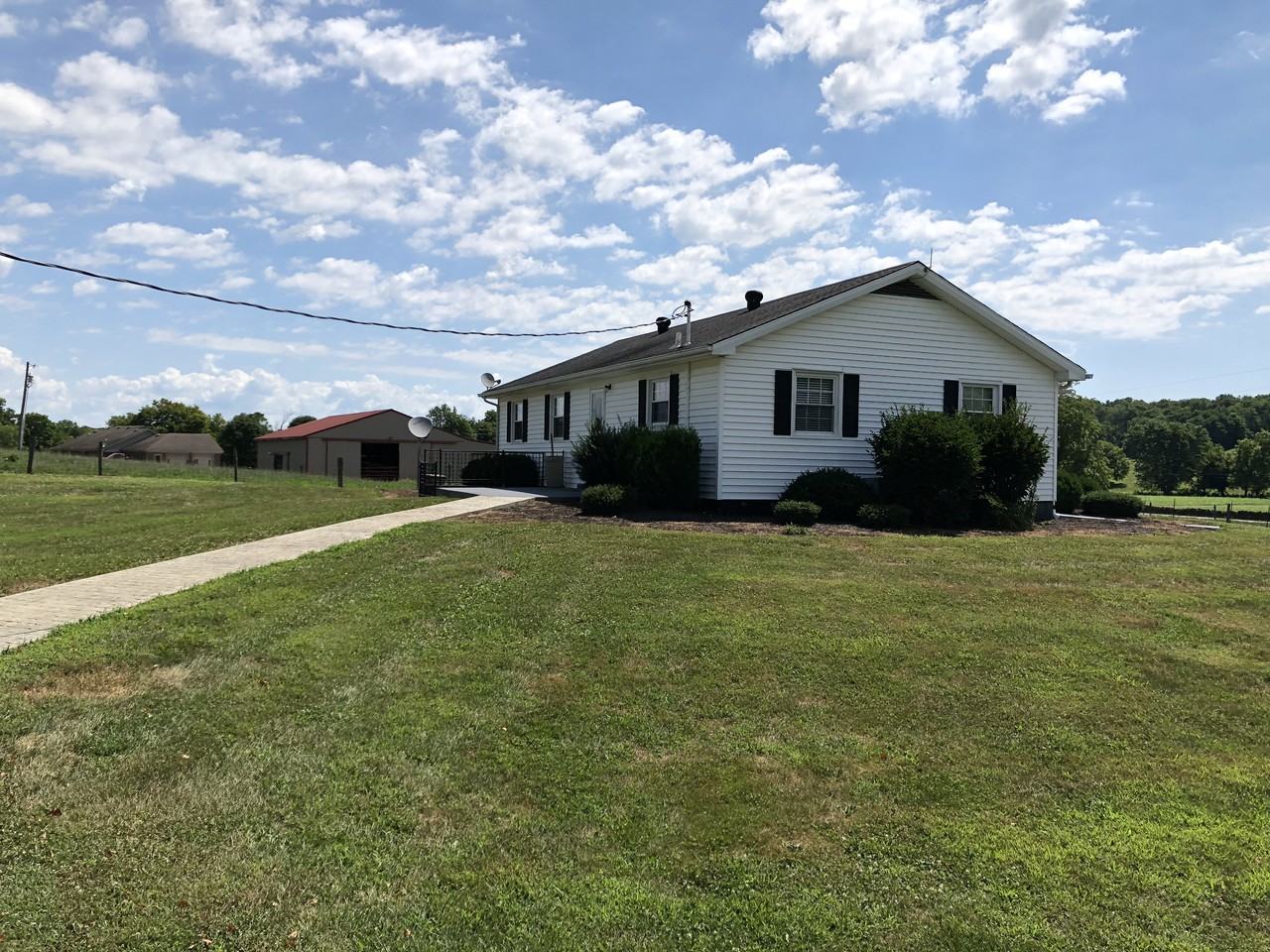 609 Stone Rd - Photo 2 of 19