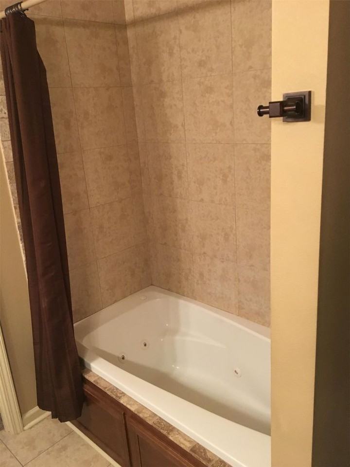 330 Wildwood Point - Photo 3 of 5