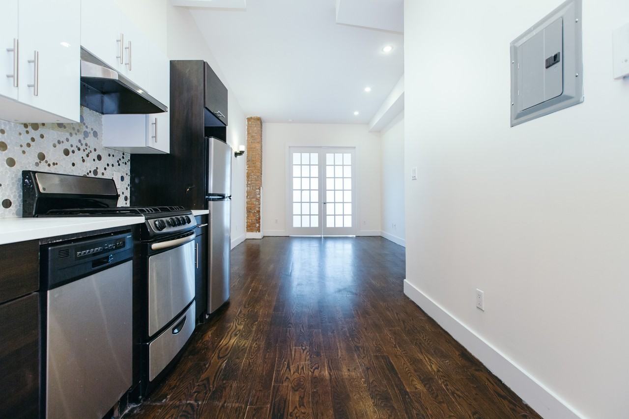 297 Harman Street #1r