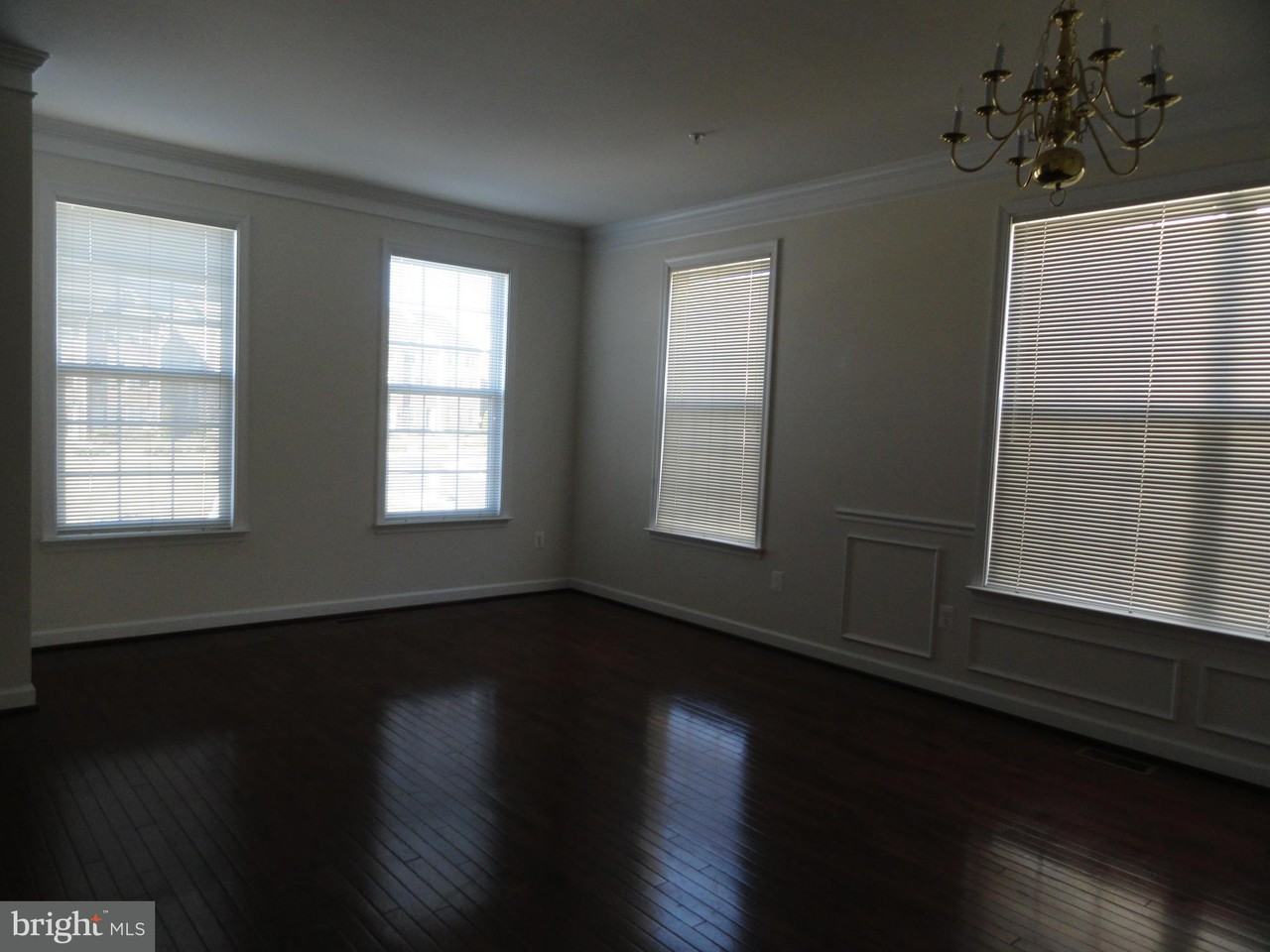 12730 Gladys Retreat Cir - Photo 3 of 19