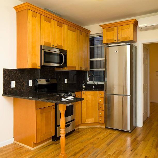 Freeman St #3R - Photo 2 of 10